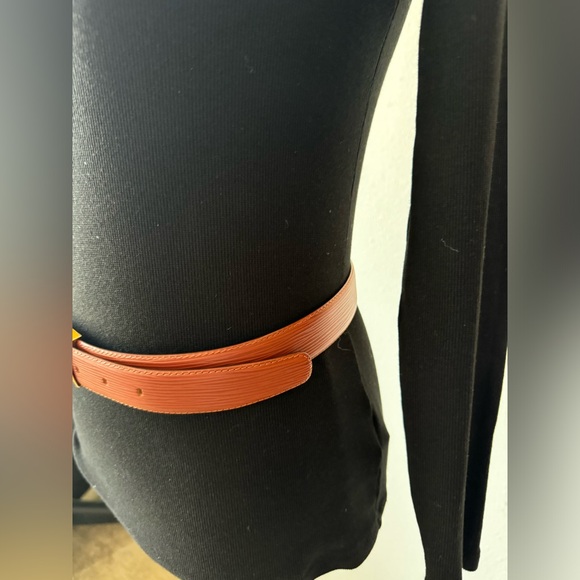 Firm price🔥LV womens Belt (110 or 44 size) - Picture 15 of 17